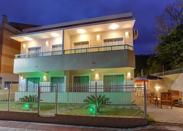 Lopes Suites Nos Ingleses Uma Quadra Do Mar