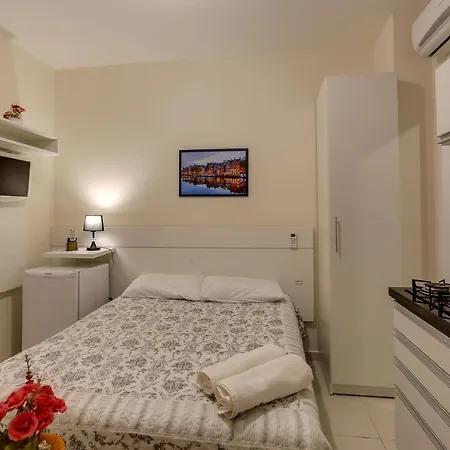 Lopes Suites Nos Ingleses Uma Quadra Do Mar Florianopolis Exterior photo