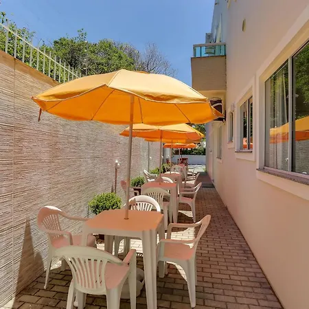 Lopes Suites Nos Ingleses Uma Quadra Do Mar Florianopolis Exterior photo
